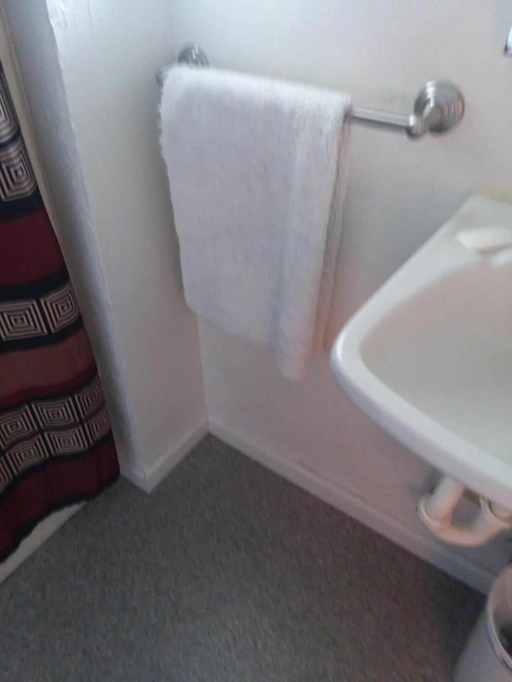 Lakeside Hostel & Guest House